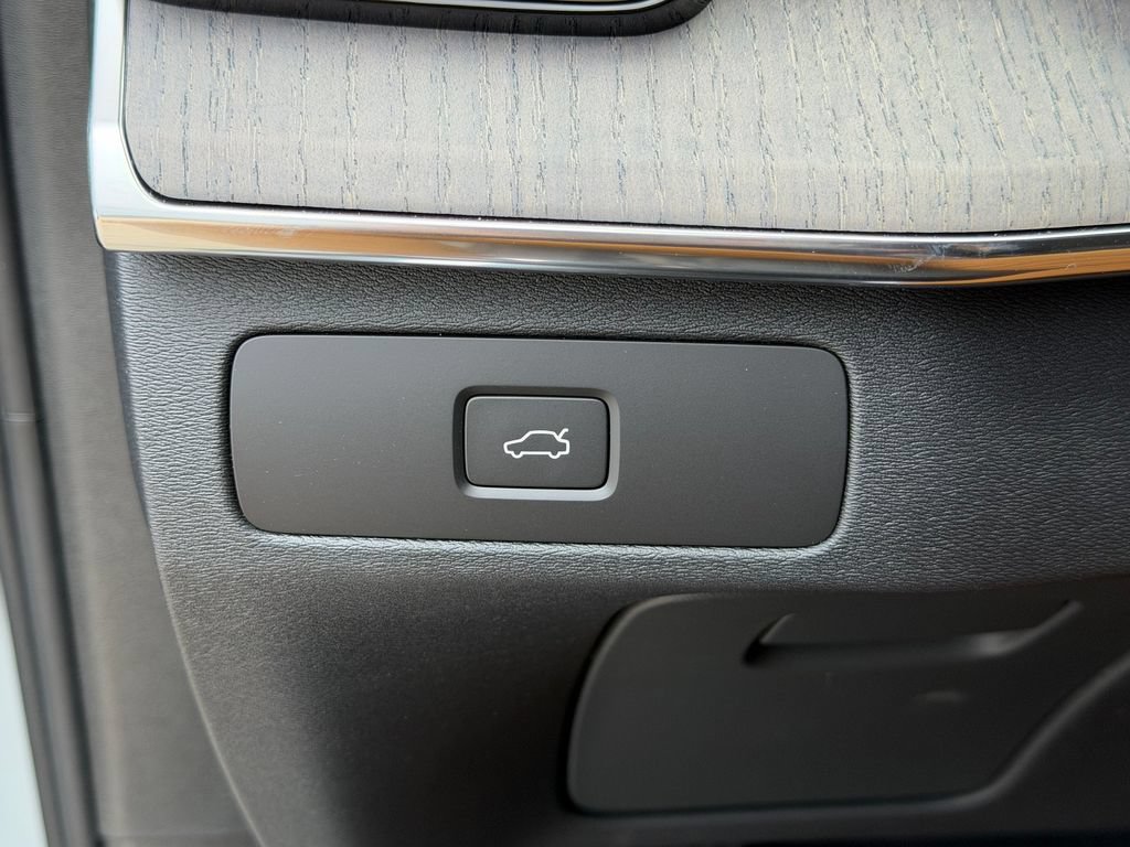 New 2026 Volvo XC90 B6 Ultra AWD/4WD image 32