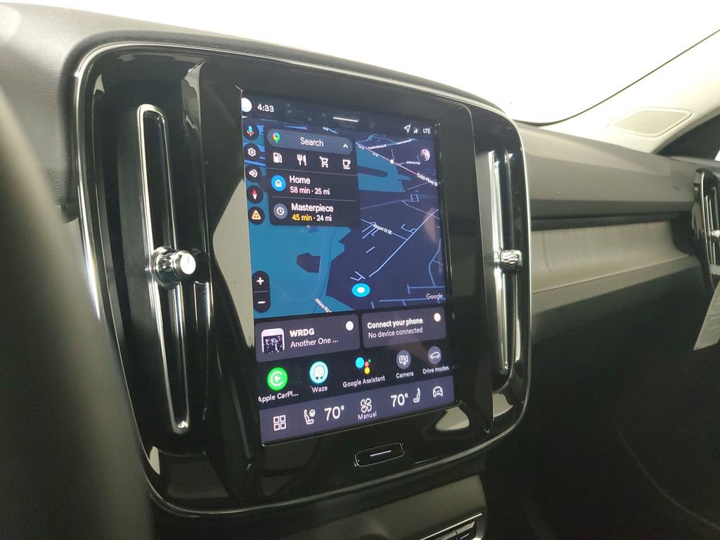 Certified 2026 Volvo XC40 B4 Plus w/ Climate Package image 30