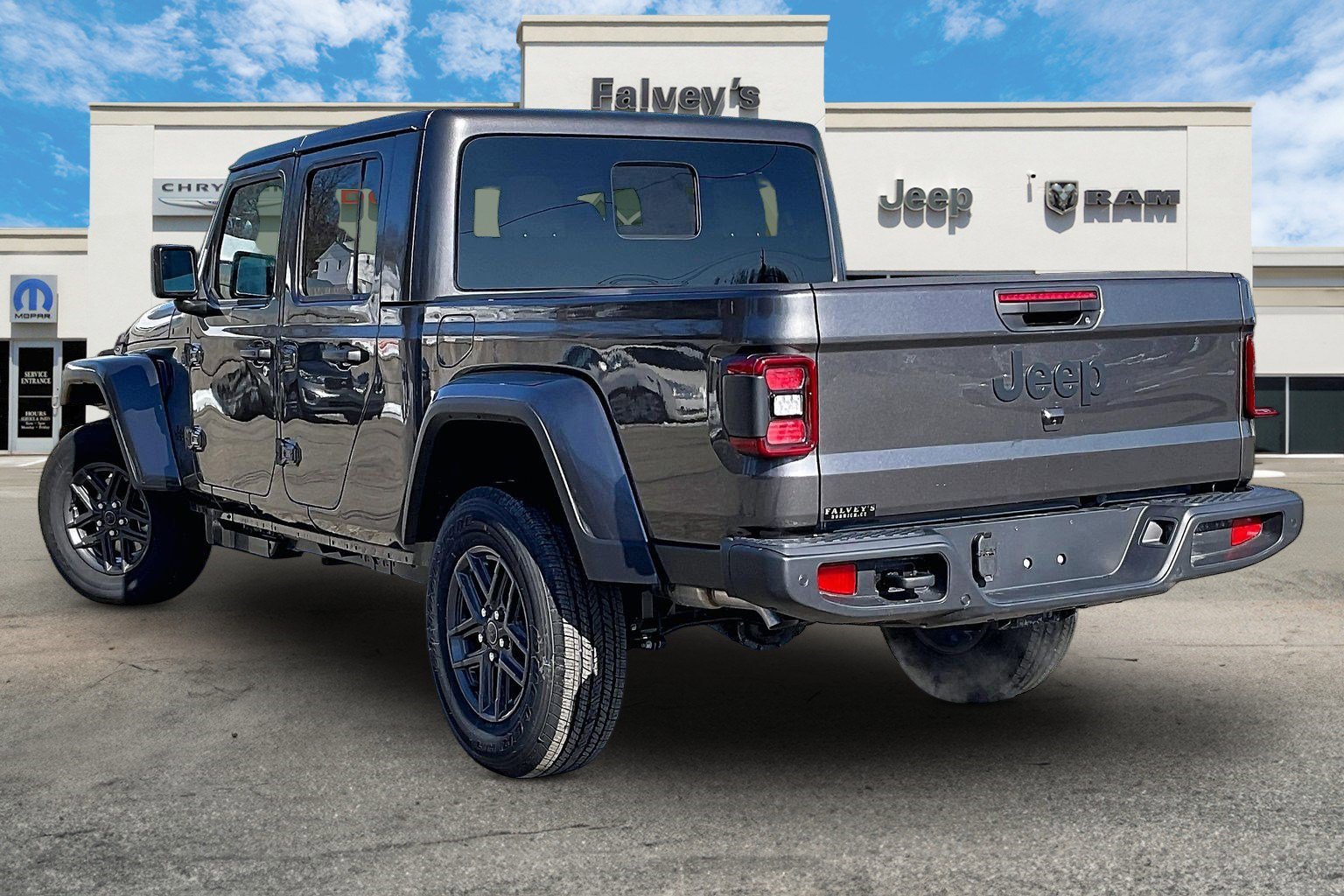 New 2026 Jeep Gladiator Sport AWD/4WD image 3