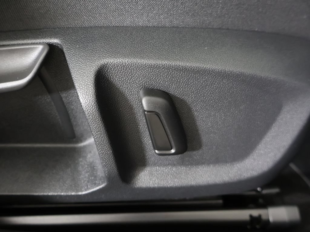 Used 2023 Volkswagen Golf R AWD/4WD image 38