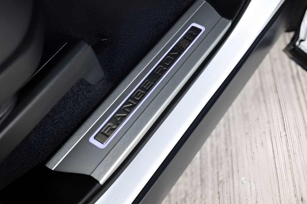 Used 2022 Land Rover Range Rover P525 Westminster Edition image 64