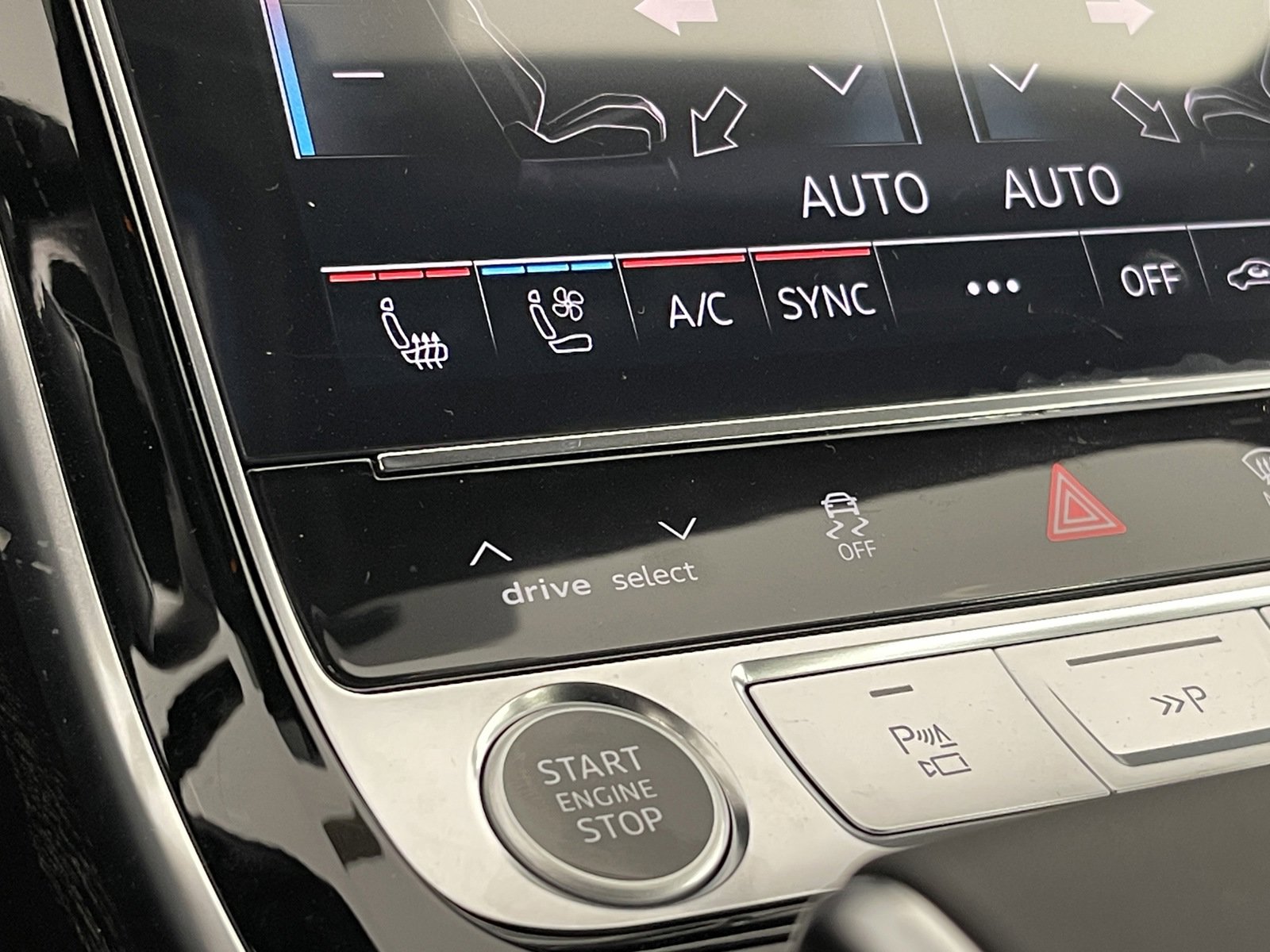 New 2025 Audi A8 L 3.0T image 33