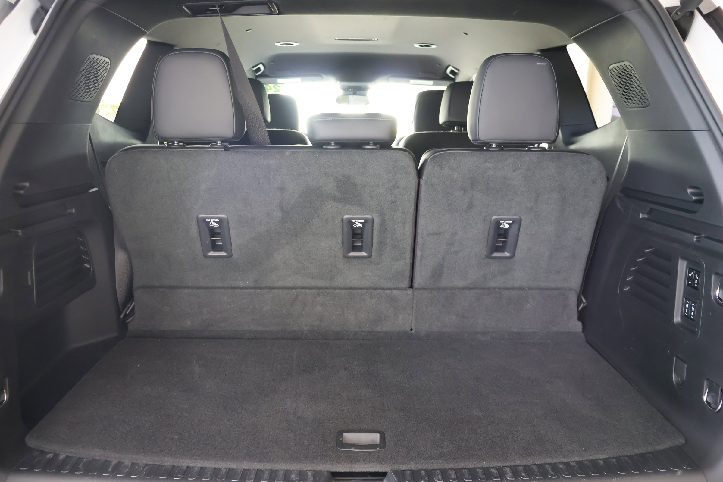 Used 2024 GMC Acadia Denali w/ LPO, Floor Liner Package image 20