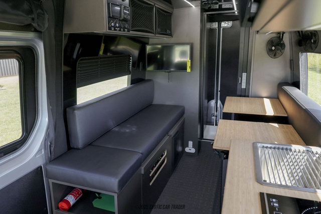 Used 2025 Mercedes-Benz Sprinter 2500 image 50