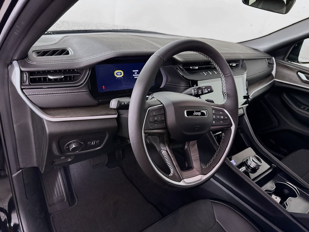 New 2026 Jeep Grand Cherokee Altitude AWD/4WD image 14