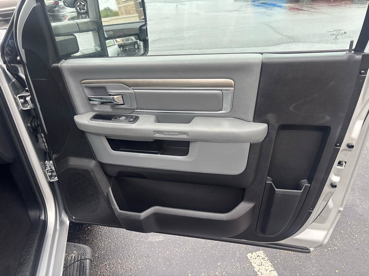 Used 2017 RAM 1500 ST AWD/4WD image 21
