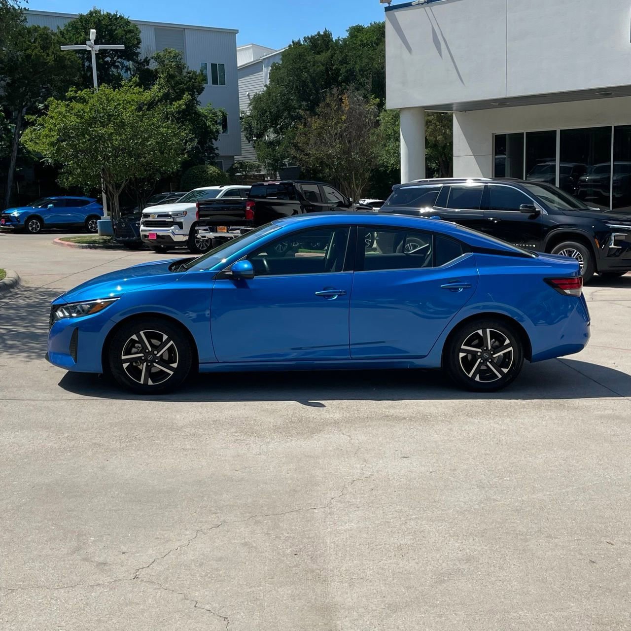 Used 2024 Nissan Sentra SV FWD image 3