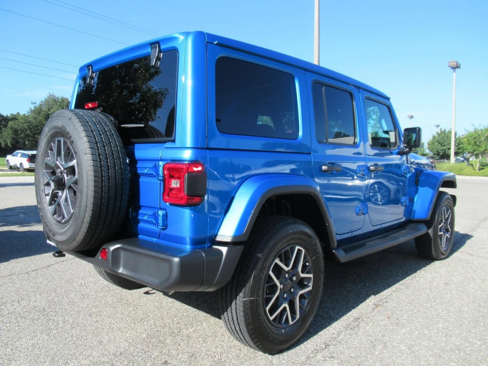 New 2026 Jeep Wrangler Unlimited Sahara w/ Technology Group AWD/4WD image 7