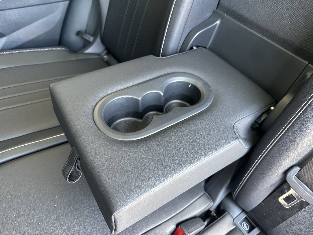 Used 2022 Volkswagen Tiguan SE w/ Panoramic Sunroof Package image 36