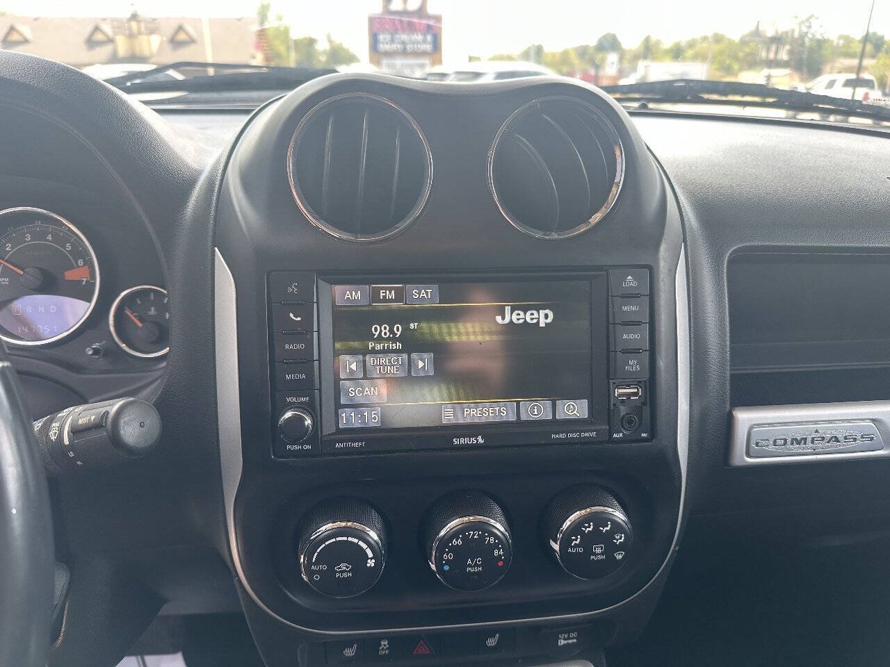 Used 2016 Jeep Compass High Altitude AWD/4WD image 10