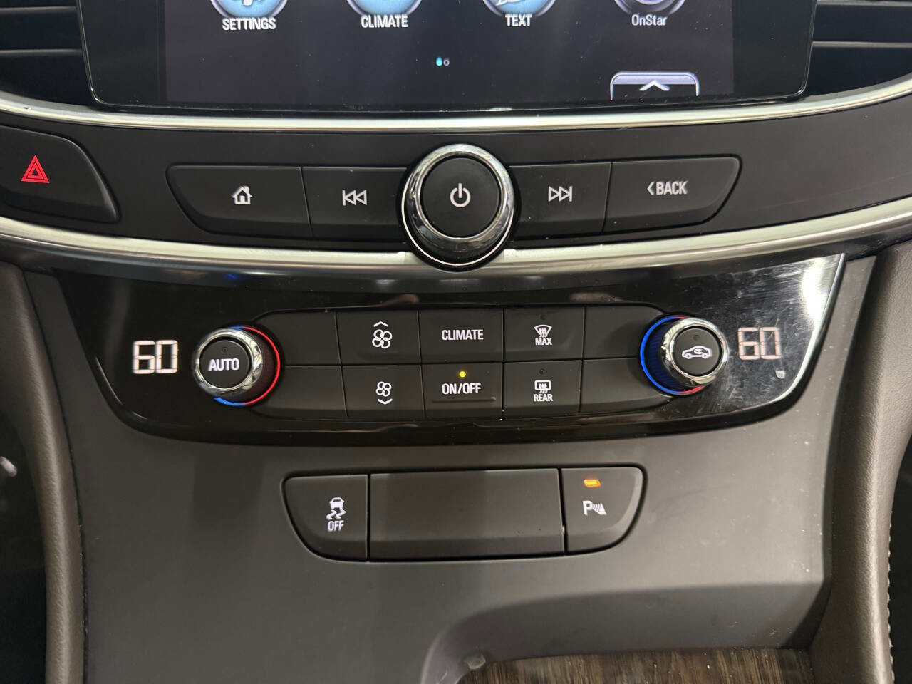 Used 2017 Buick LaCrosse Preferred image 28