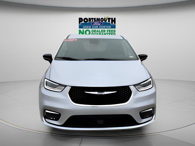 Used 2024 Chrysler Pacifica Touring-L image 9