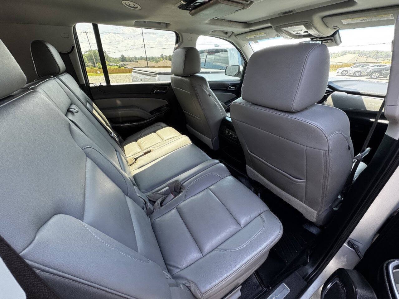 Used 2017 Chevrolet Suburban LT w/ Luxury Package RWD image 13