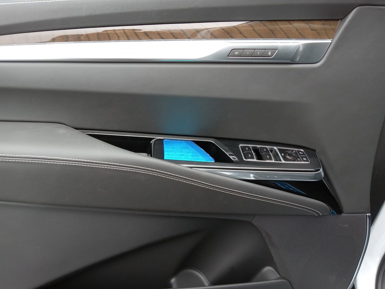 New 2026 Cadillac Escalade Platinum Sport w/ LPO, ONYX Package image 9