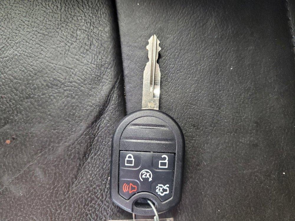 Used 2017 Ford Taurus SEL image 32