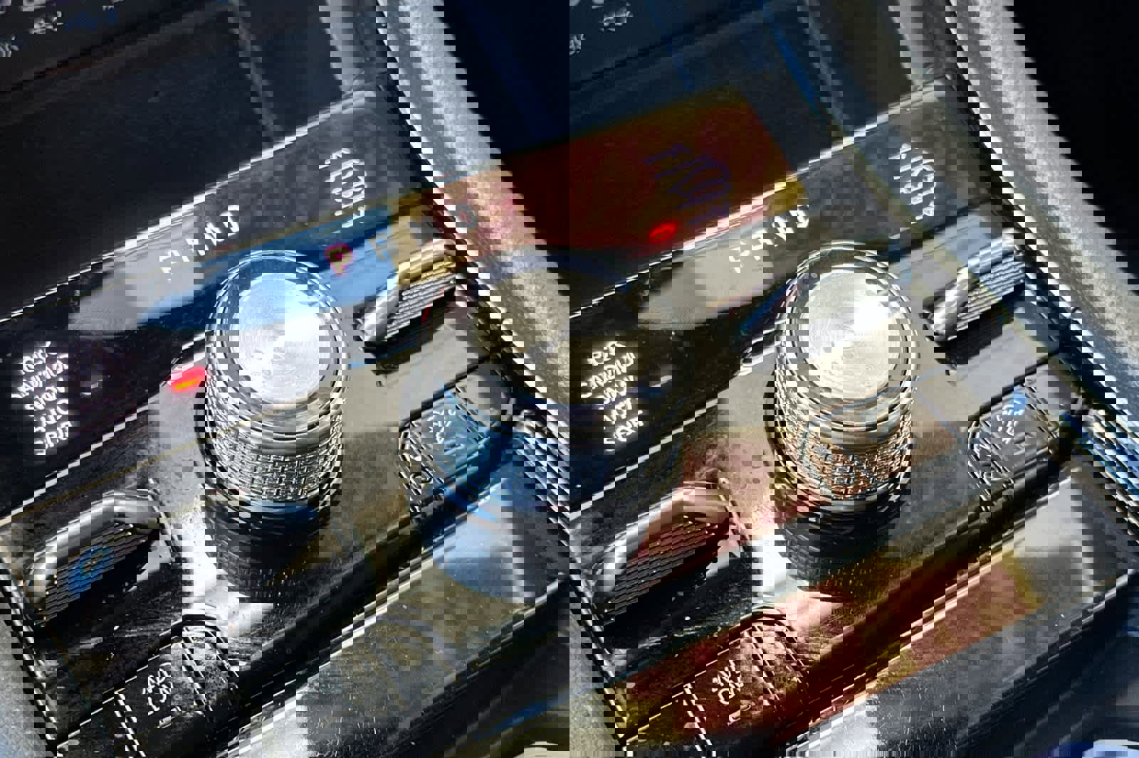 Used 2022 Jeep Grand Cherokee Overland w/ Advanced Protech Group III image 25