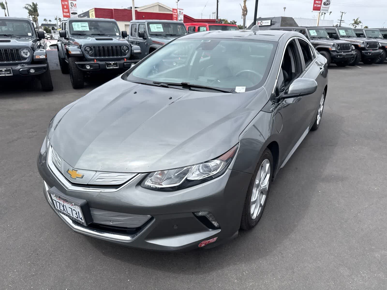 Used 2017 Chevrolet Volt Premier w/ Driver Confidence II Package FWD image 2