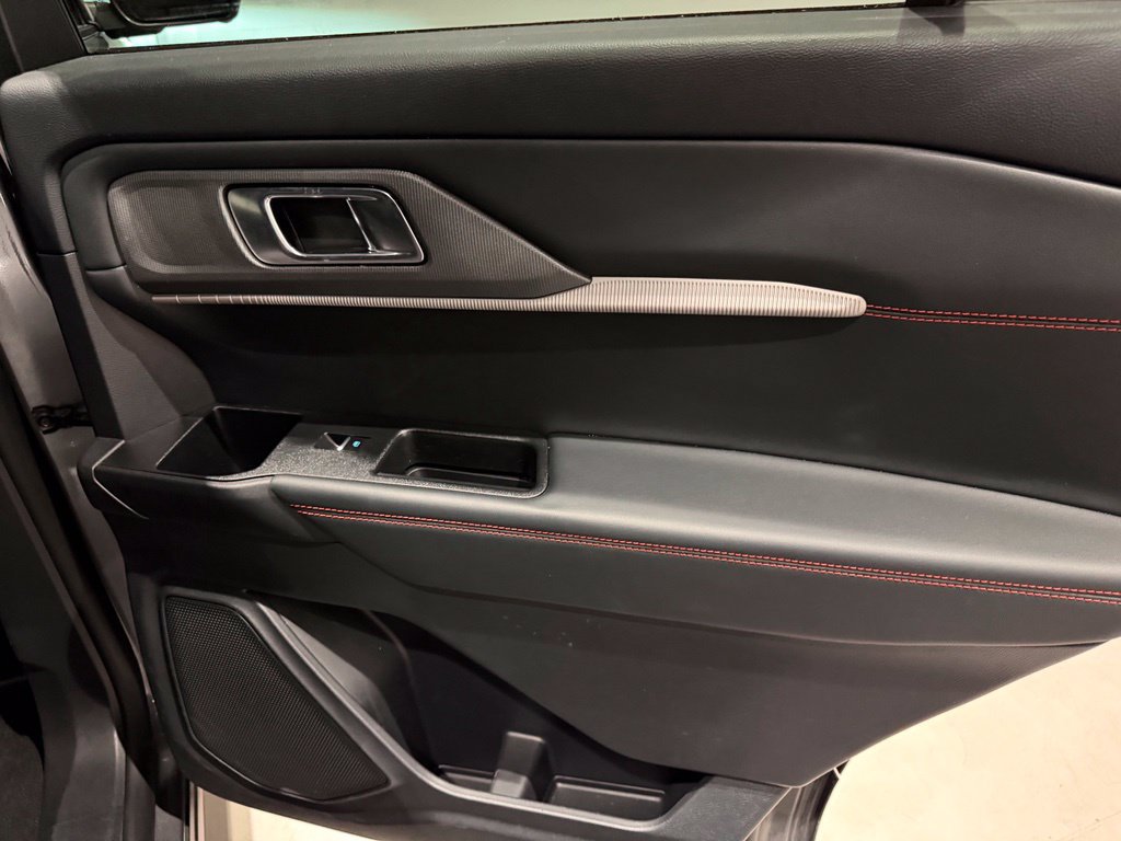 Used 2025 Ford Explorer ST-Line RWD image 42