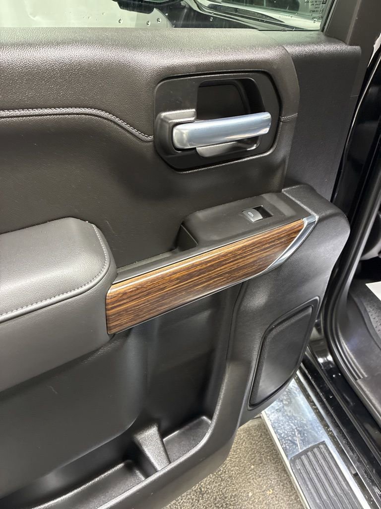 Used 2021 Chevrolet Silverado 1500 High Country w/ Technology Package image 24