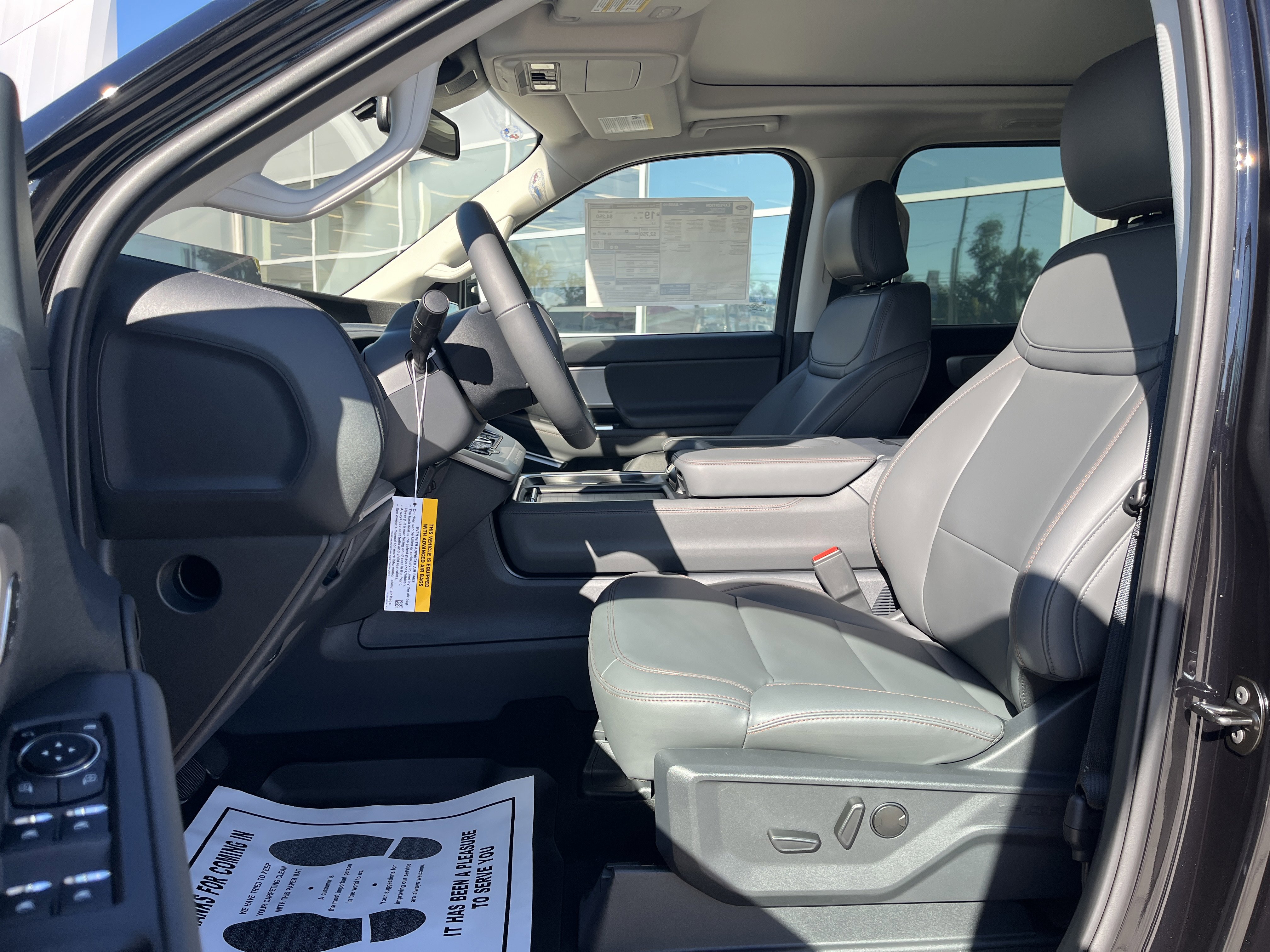 New 2025 Ford Expedition Active image 13