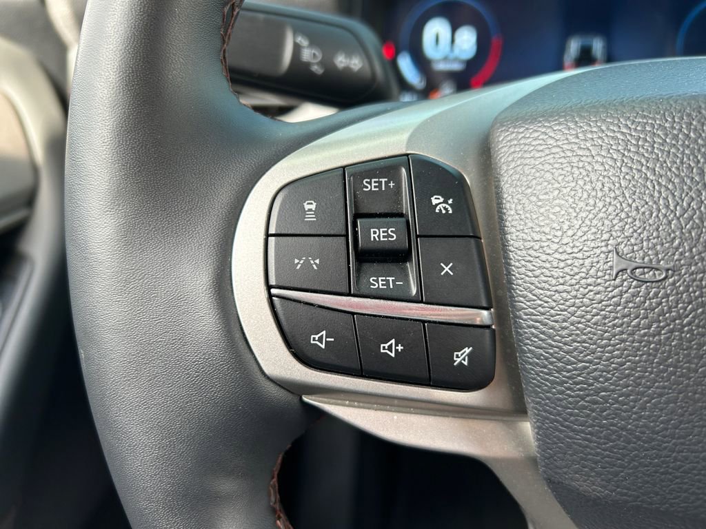 Used 2025 Ford Explorer Active w/ Active Comfort Package AWD/4WD image 21