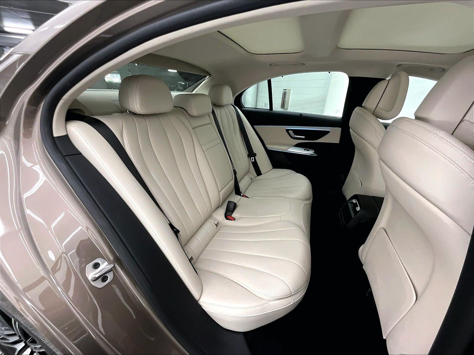Used 2026 Mercedes-Benz E 350 Sedan image 17