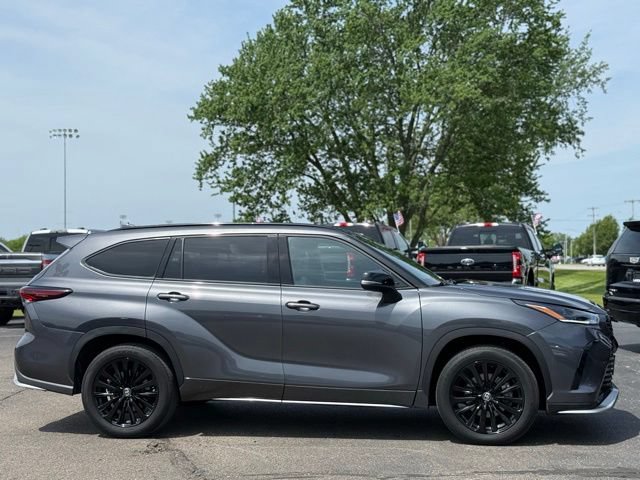 Used 2025 Toyota Highlander XSE AWD/4WD image 40