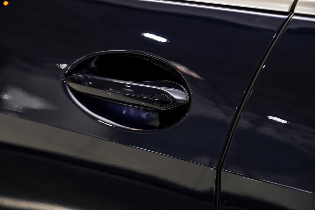 Used 2024 BMW ALPINA XB7 AWD/4WD image 40