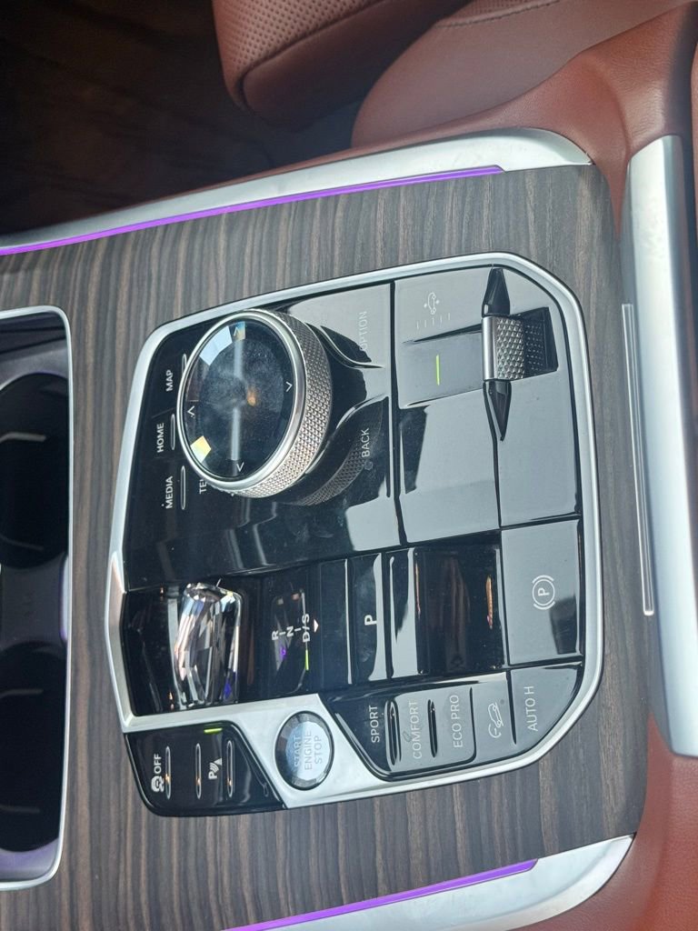 Used 2023 BMW X7 M60i w/ Executive Package image 32