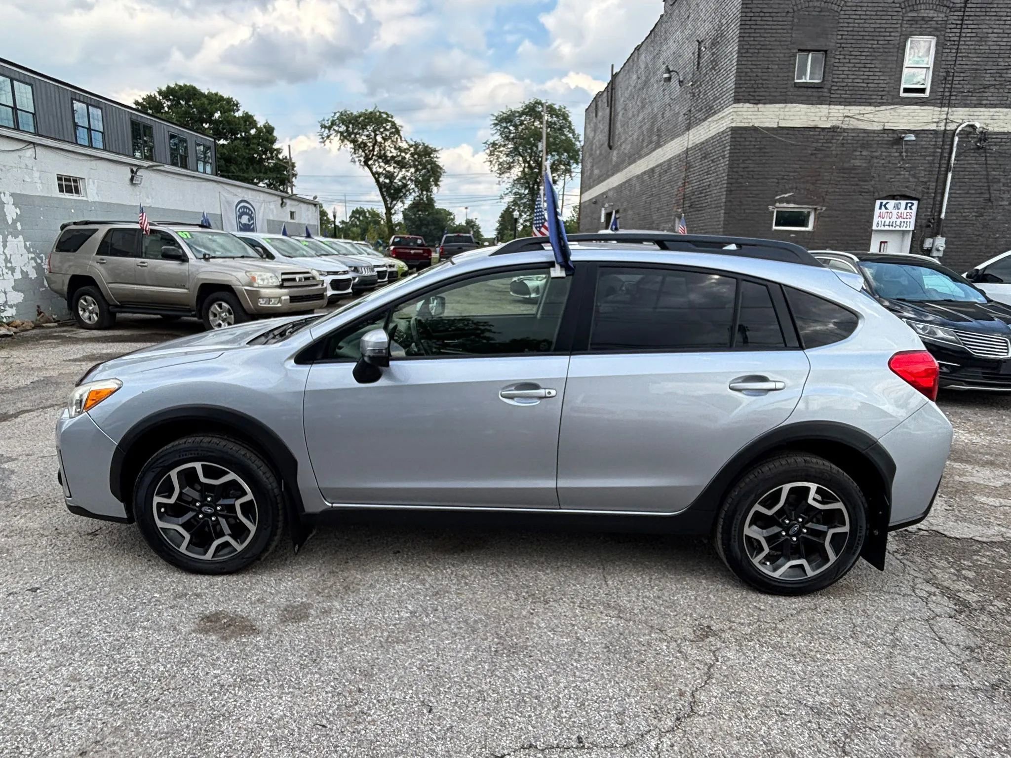 Used 2017 Subaru Crosstrek 2.0i Limited w/ Popular Package #2 image 9