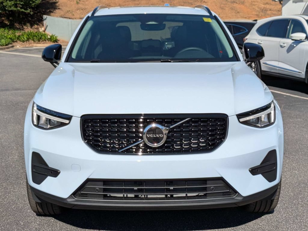 Used 2026 Volvo XC40 B5 Core AWD/4WD image 9