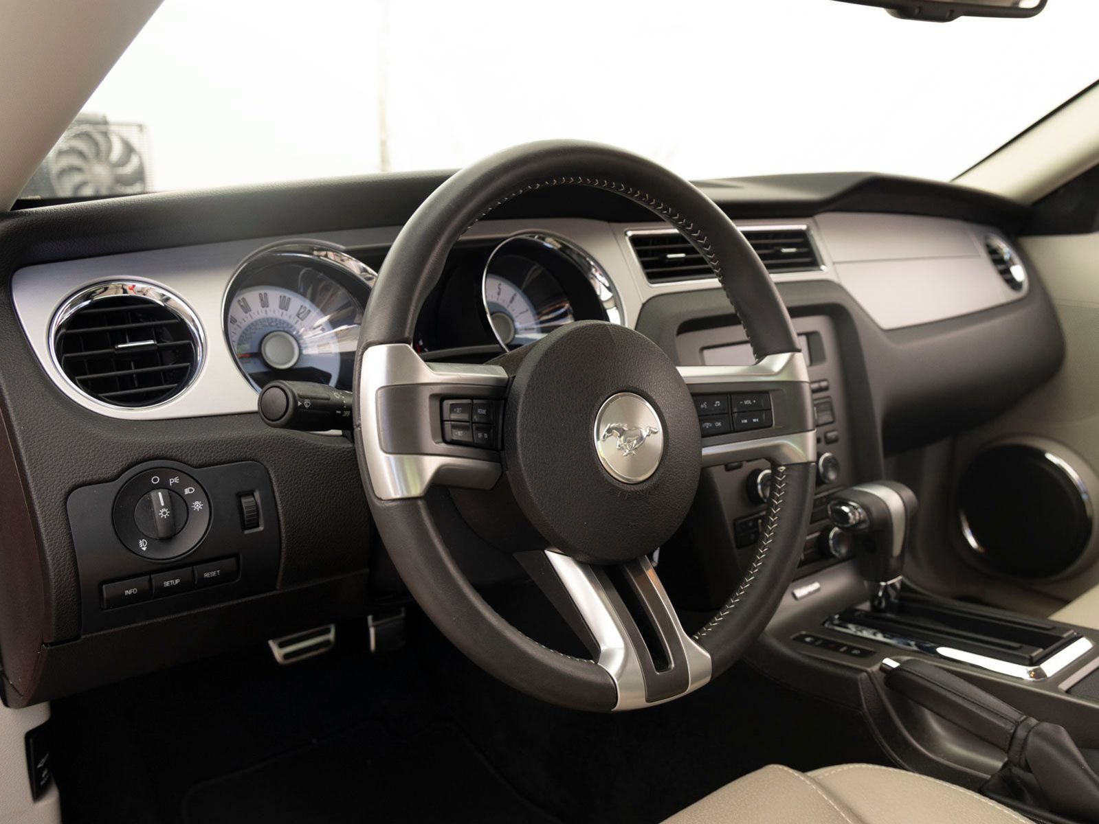 Used 2011 Ford Mustang Premium w/ 202A Rapid Spec Order Code RWD image 16
