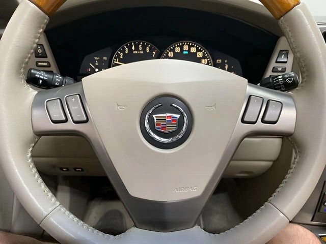 Used 2005 Cadillac XLR RWD image 39