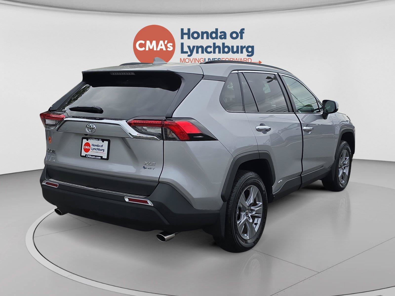 Used 2025 Toyota RAV4 XLE w/ Convenience Package AWD/4WD image 5