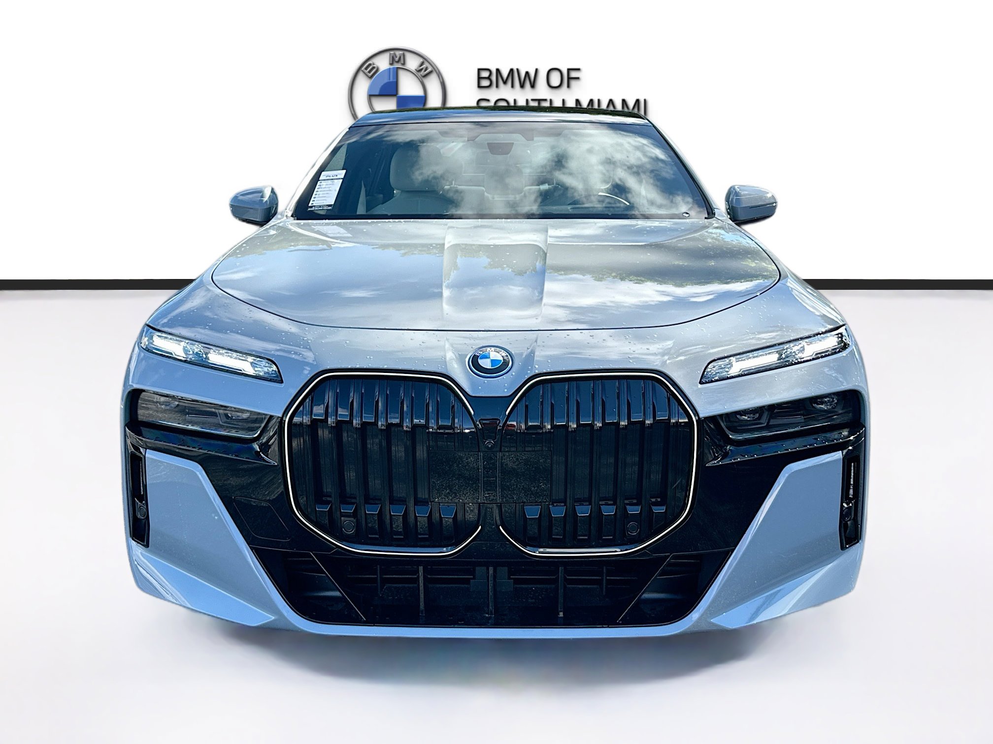 New 2026 BMW 750e xDrive w/ Executive Package image 2