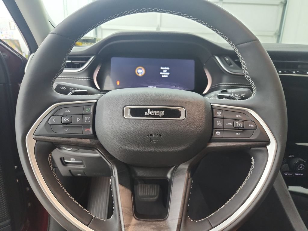 Certified 2023 Jeep Grand Cherokee L Limited AWD/4WD image 25