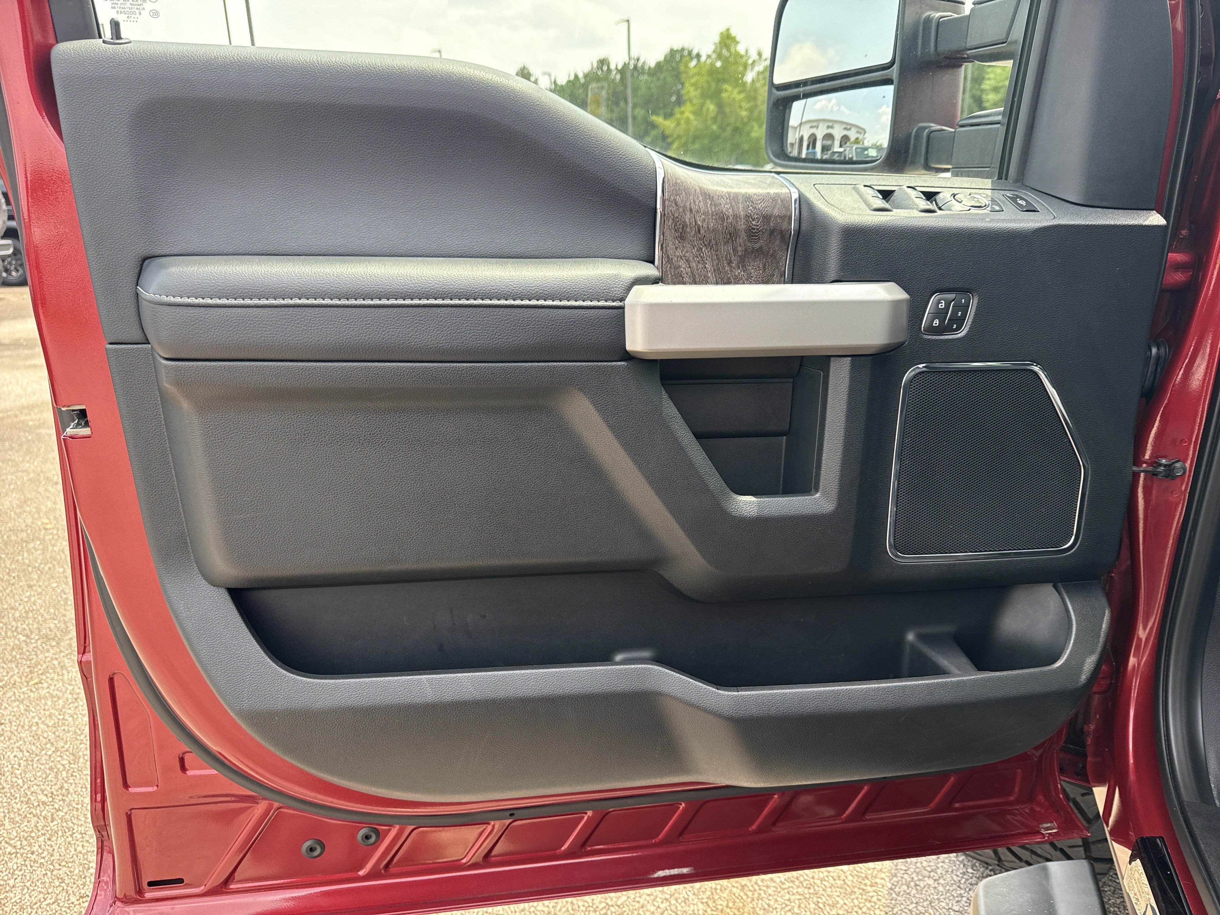 Used 2019 Ford F250 Lariat AWD/4WD image 13