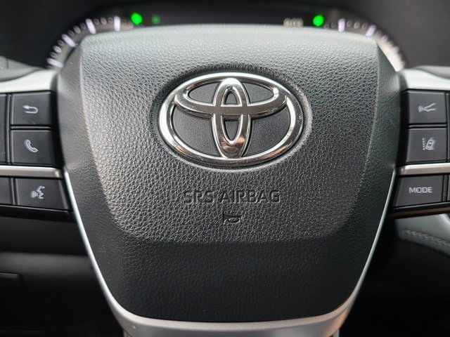 Used 2024 Toyota Highlander LE image 27