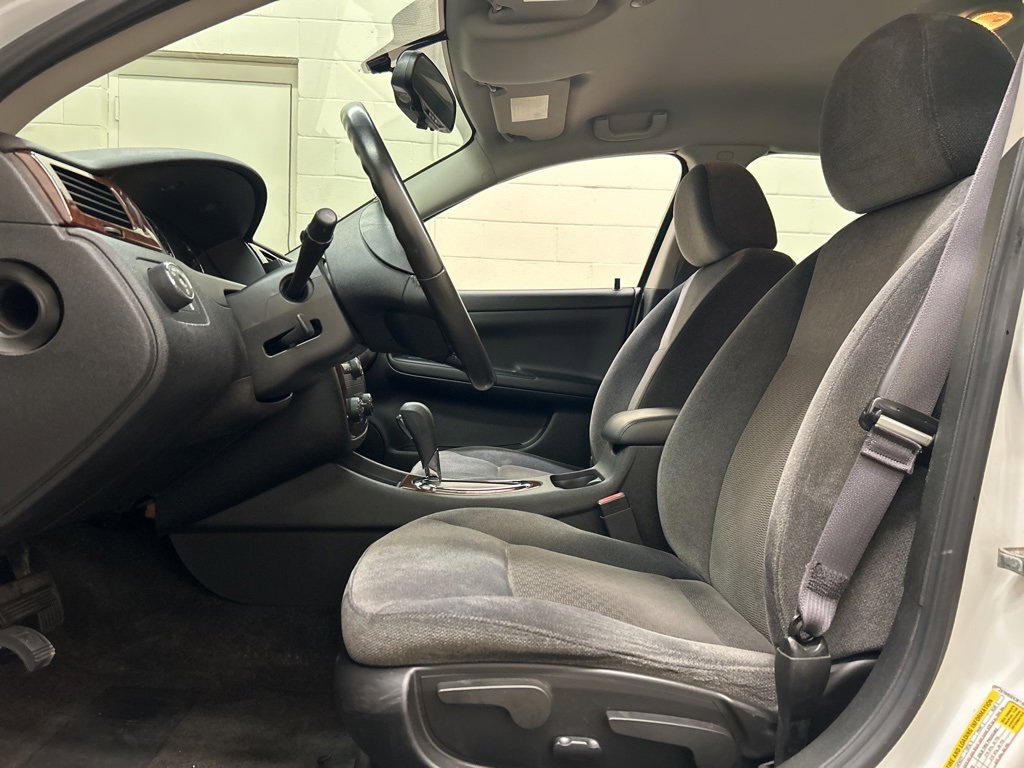 Used 2011 Chevrolet Impala LT image 7