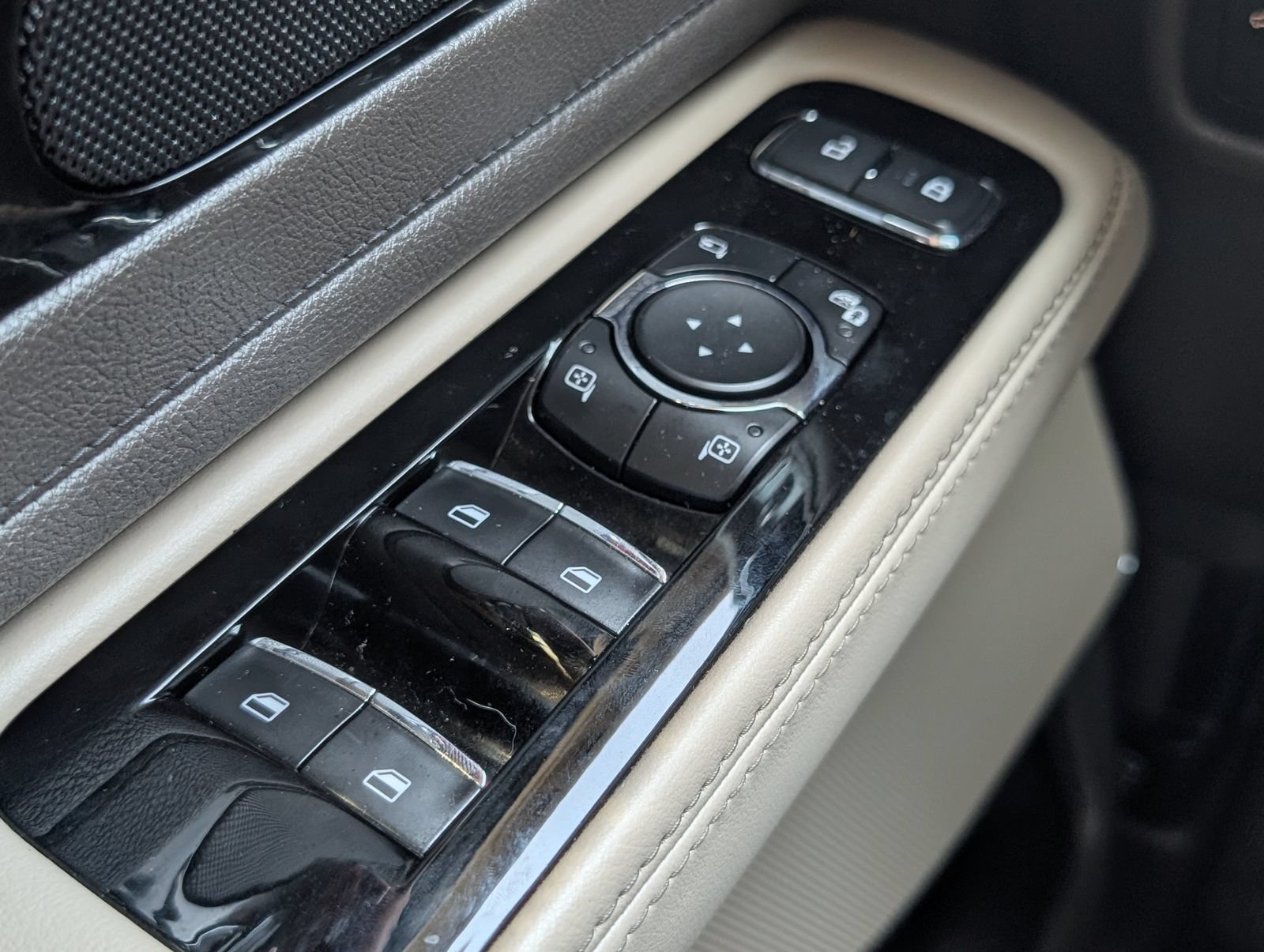 Used 2023 Lincoln Aviator 2WD image 29
