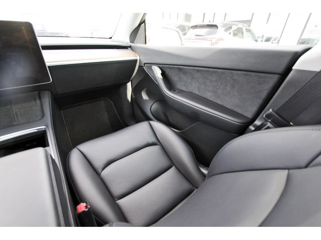 Used 2022 Tesla Model Y Performance AWD/4WD image 11