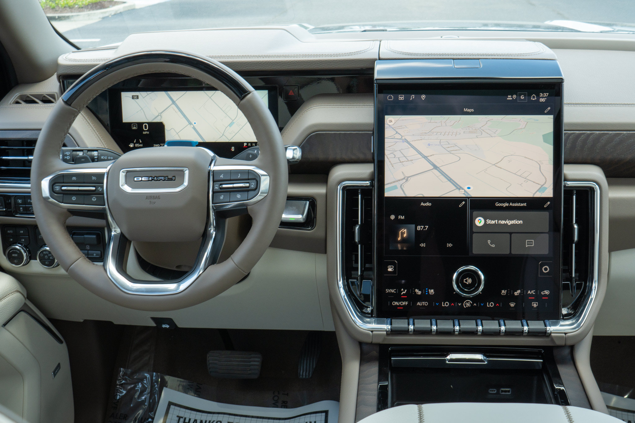 New 2026 GMC Yukon Denali w/ Denali Reserve Package AWD/4WD image 14