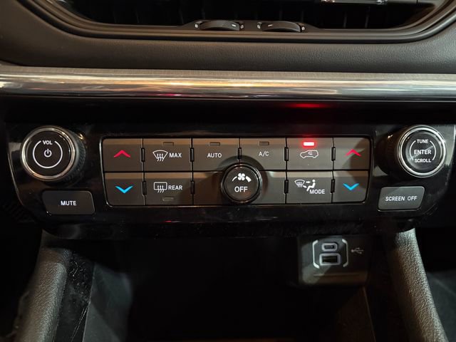 Used 2022 Jeep Compass Limited image 24