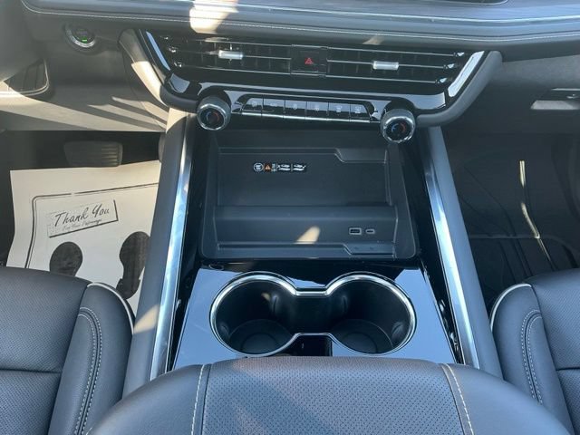 Used 2025 Chevrolet Suburban Premier w/ Sun And Tow Package AWD/4WD image 31