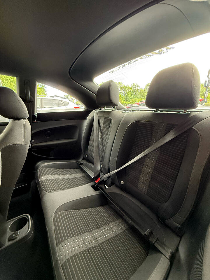 Used 2013 Volkswagen Beetle 2.0T image 10