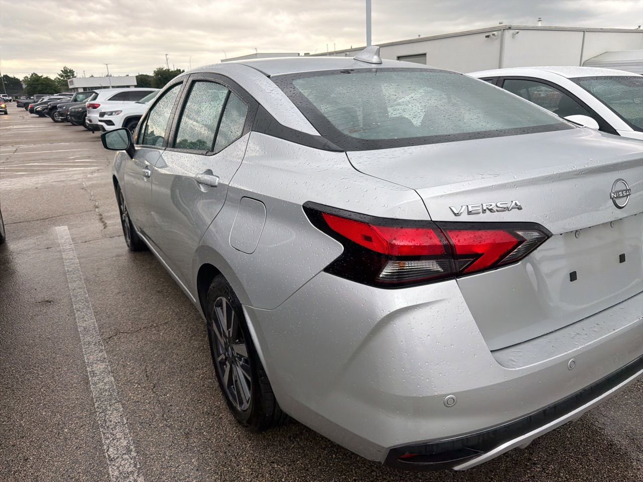 Used 2024 Nissan Versa SV FWD image 6