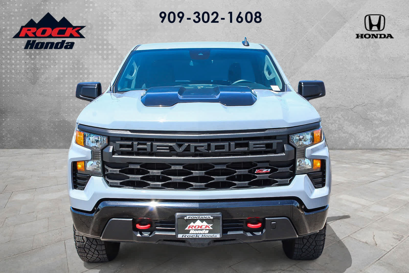 Used 2024 Chevrolet Silverado 1500 Custom Trail Boss AWD/4WD image 2