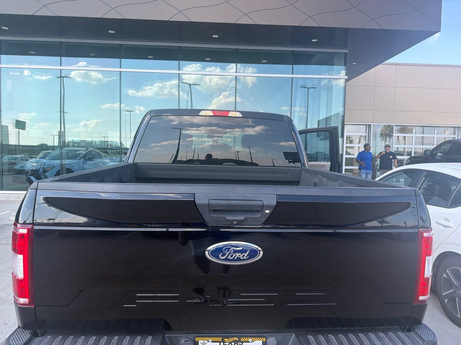 Used 2018 Ford F150 XL w/ Equipment Group 101A Mid AWD/4WD image 4