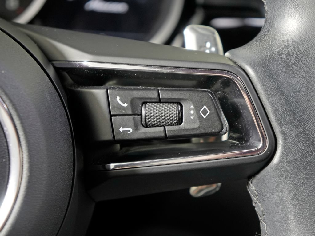 Certified 2023 Porsche Macan Turbo AWD/4WD image 25