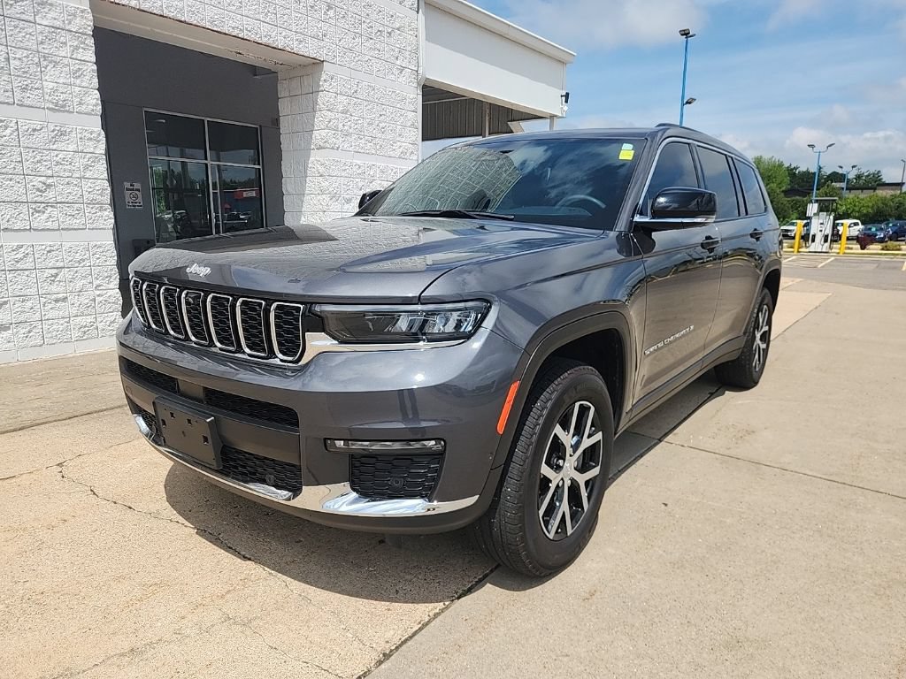 Used 2024 Jeep Grand Cherokee L Limited w/ Luxury Tech Group II AWD/4WD image 4